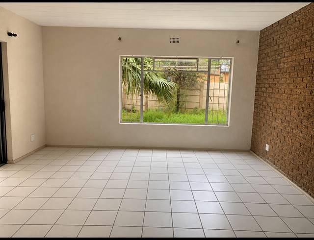 3 BEDROOM APARTMENT FOR SALE IN VEREENIGING CENTRAL